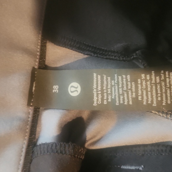 Lululemon Men's Gray Shorts - Picture 5 of 5